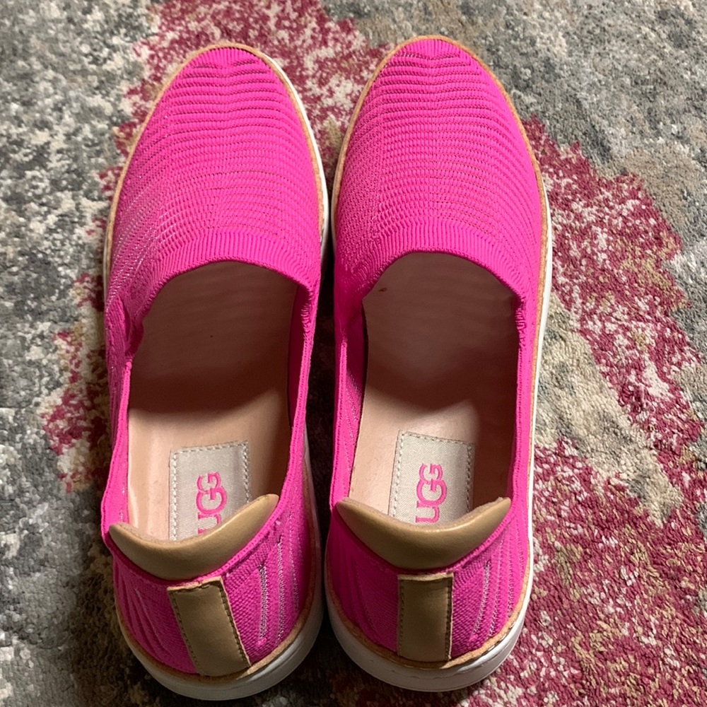 Pink UGGS. Very pretty never worn still have labels on bottom of shoe
